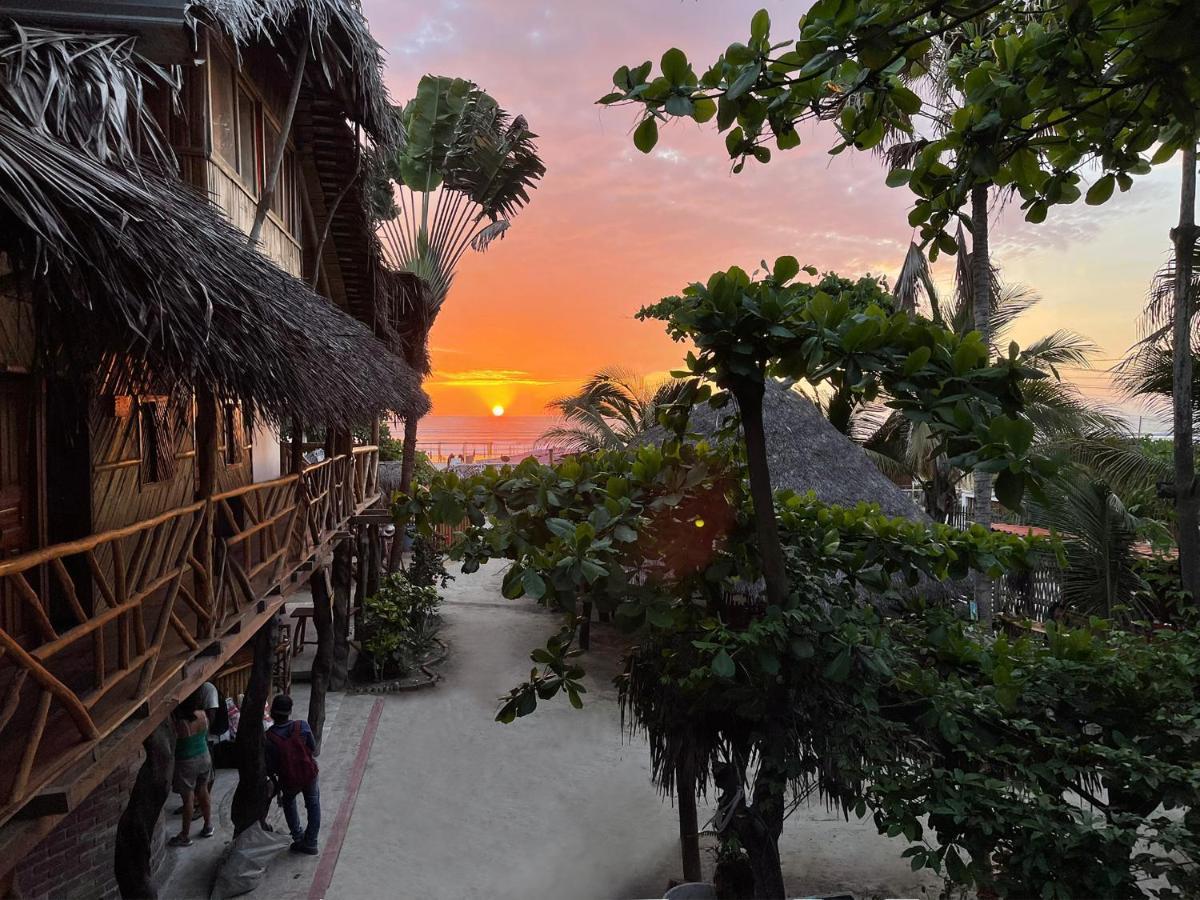 Hostal Olmito Canoa Exterior photo