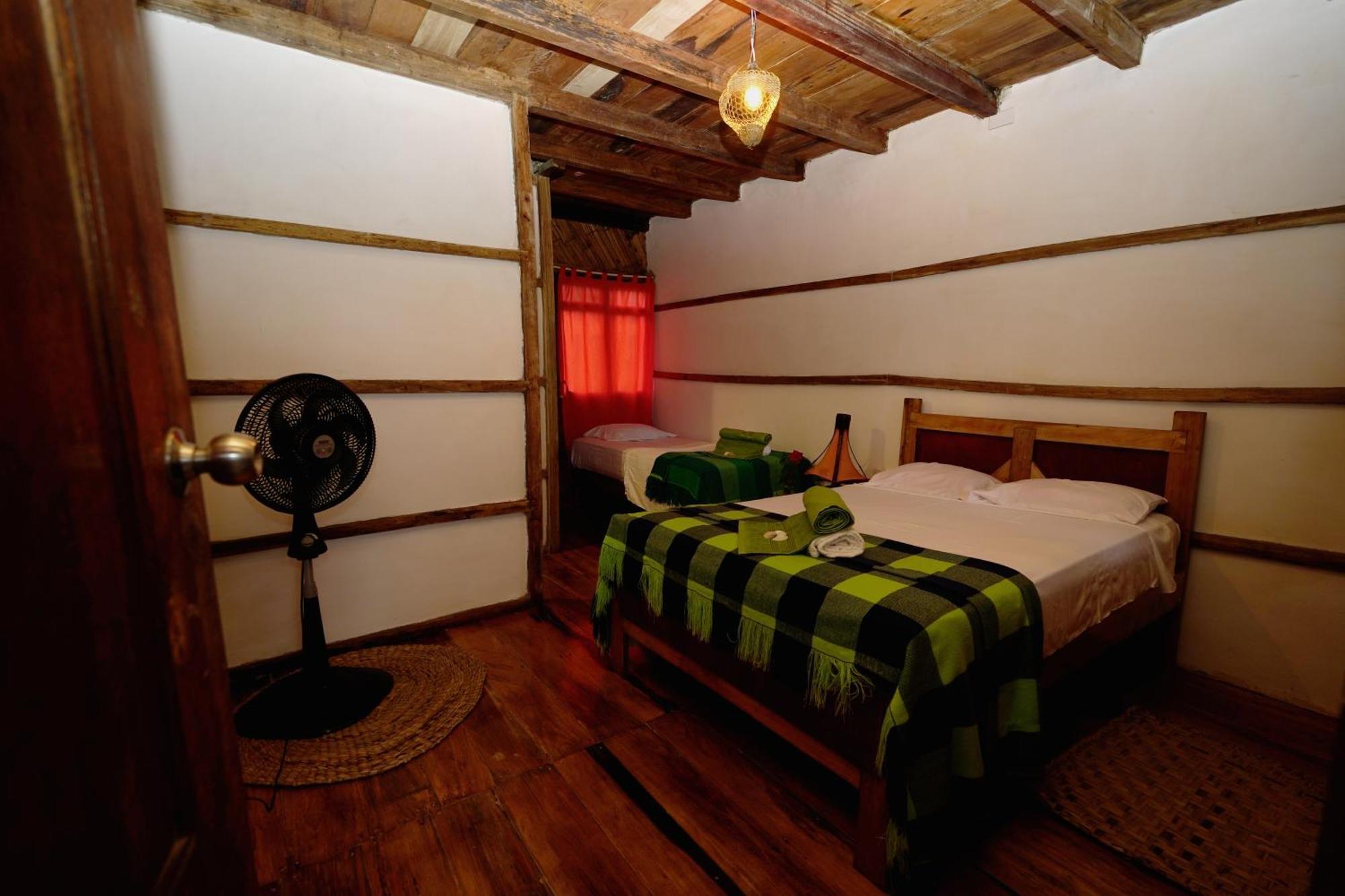 Hostal Olmito Canoa Exterior photo