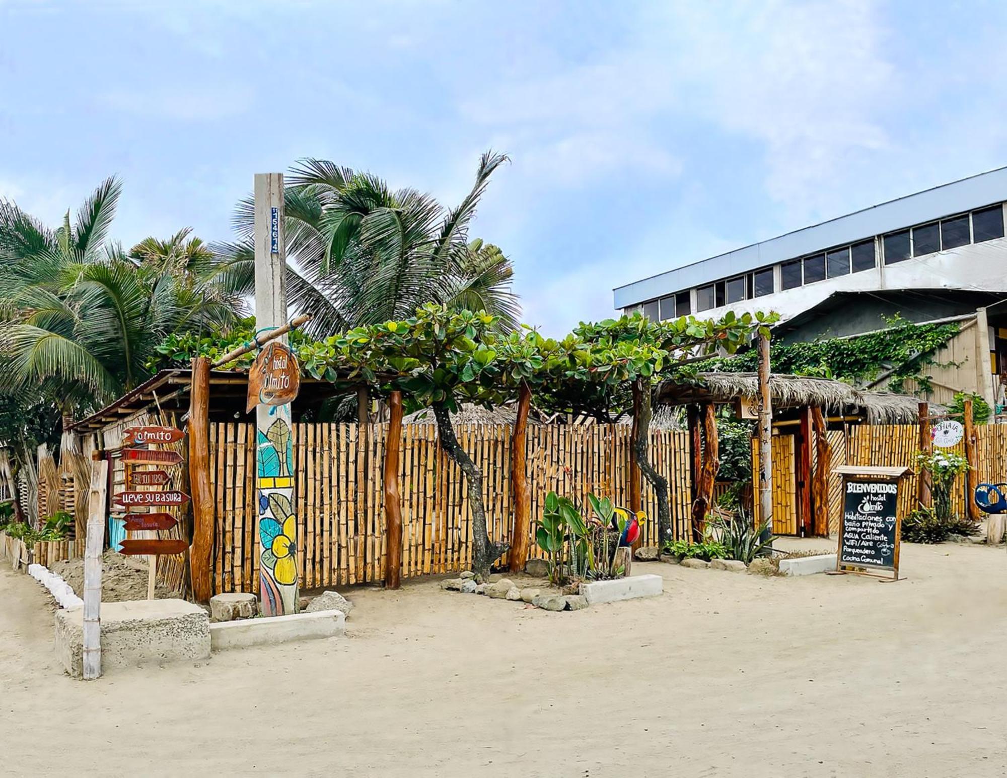 Hostal Olmito Canoa Exterior photo